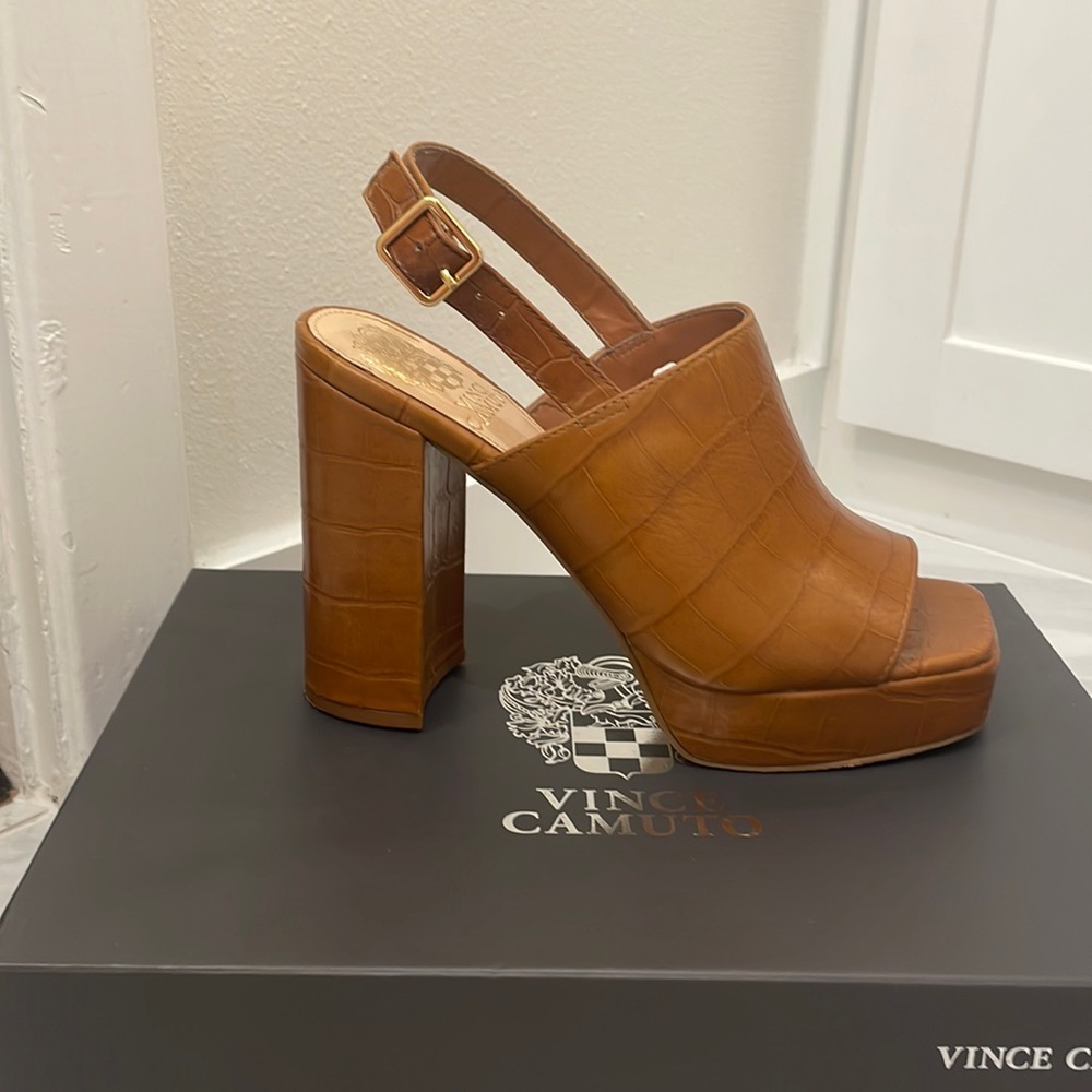 Vince Camuto Tawny Birch Croco Shine Platform Sandal